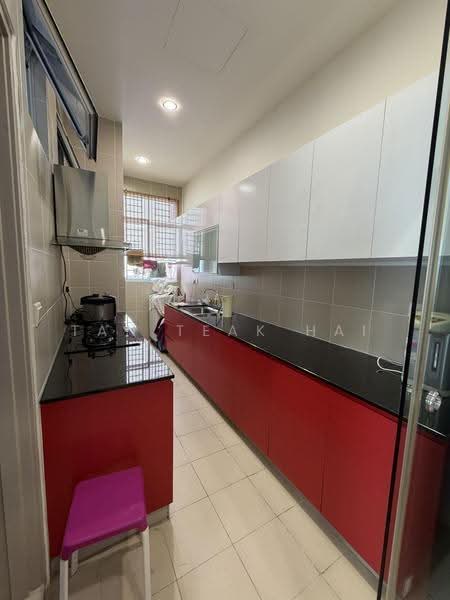 Apartment for Sale at D'Rich Executive Suites - Tan Teak Hai - Kitchen - PropertyGuru.com.my