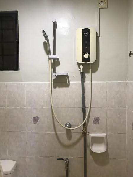 Kondominium untuk Dijual di Ridzuan Condominium - Wong Lee Chin - Bathroom - PropertyGuru.com.my