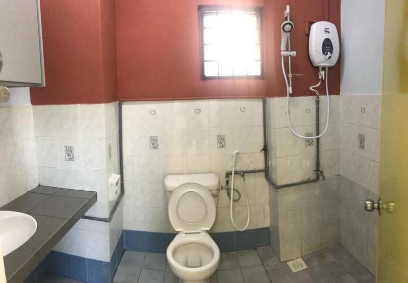 Kondominium untuk Dijual di Ridzuan Condominium - Wong Lee Chin - Bathroom - PropertyGuru.com.my