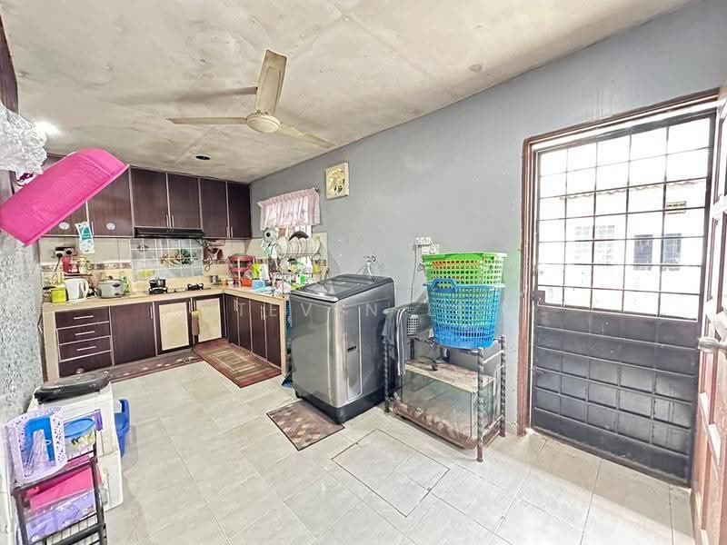 2-storey Terraced House for Sale in Serendah (Rawang) - Steven Lee - Kitchen - PropertyGuru.com.my