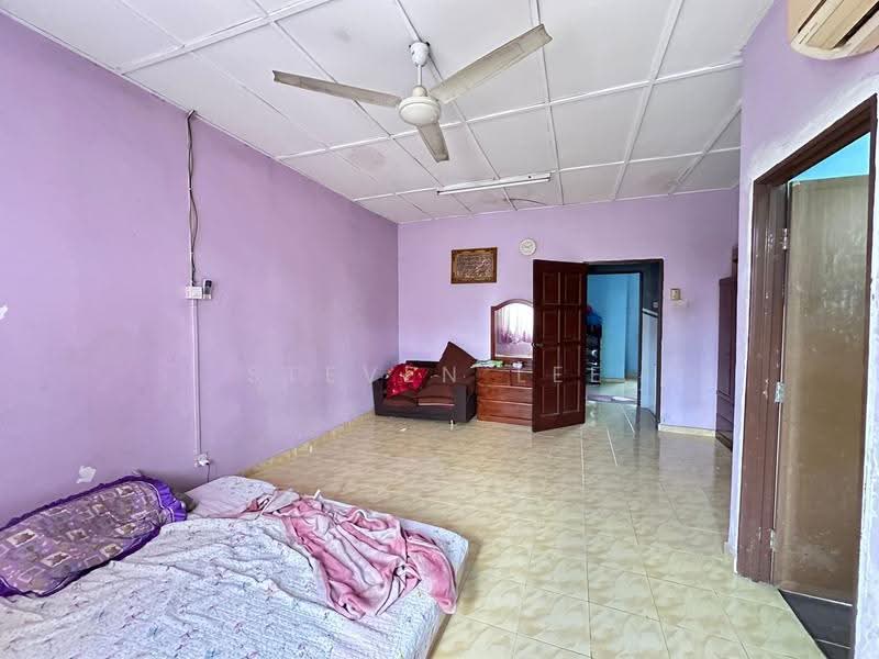 2-storey Terraced House for Sale in Serendah (Rawang) - Steven Lee - Bedroom - PropertyGuru.com.my