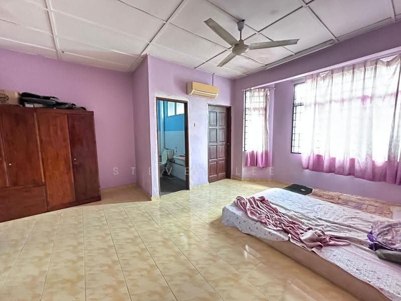 2-storey Terraced House for Sale in Serendah (Rawang) - Steven Lee - Bedroom - PropertyGuru.com.my