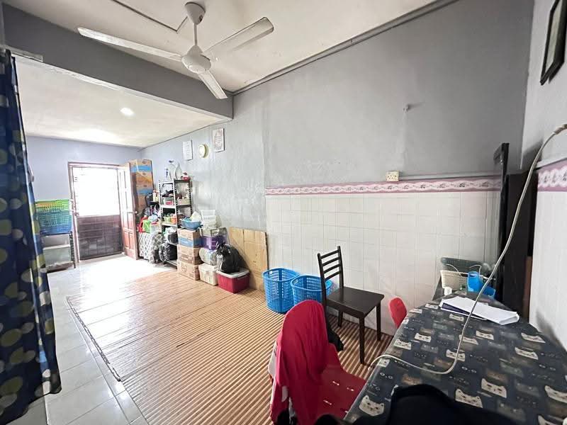 2-storey Terraced House for Sale in Serendah (Rawang) - Steven Lee - Living Room - PropertyGuru.com.my