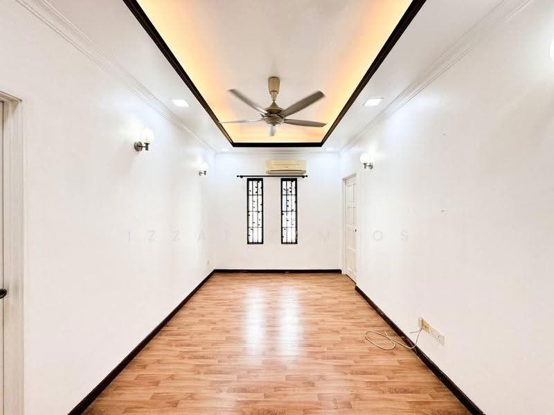 Rumah Berkembar untuk Dijual di Kajang (Selangor) - Izzat Zamros - Living Room - PropertyGuru.com.my