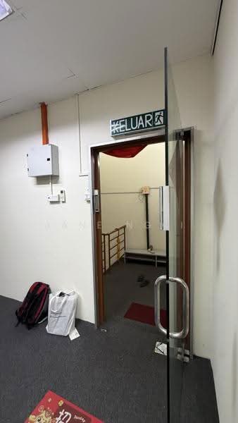 Kedai untuk Disewa di Taman Molek (Johor Bahru) - Jane Ngoi - Entrance - PropertyGuru.com.my