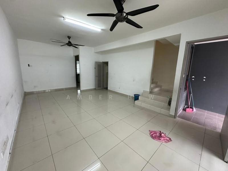 2-storey Terraced House for Sale in Bandar Tiram (Ulu Tiram) - Amber Hew - Living Room - PropertyGuru.com.my