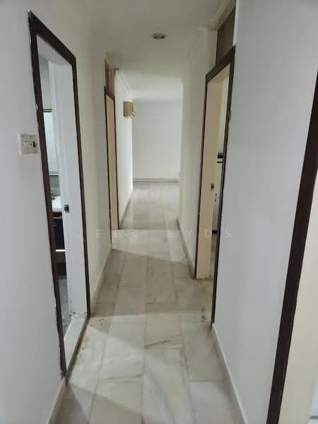 Kondominium untuk Disewa di Ukay Club Villas - Jeev Syds - Corridor - PropertyGuru.com.my