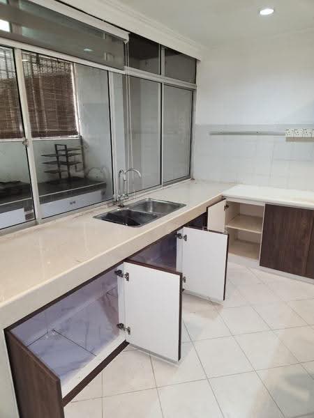 Kondominium untuk Disewa di Ukay Club Villas - Jeev Syds - Kitchen - PropertyGuru.com.my