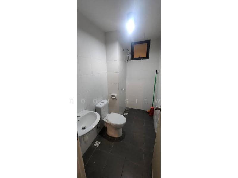 Condominium for Sale at One Foresta - Boon Siew - Bathroom - PropertyGuru.com.my