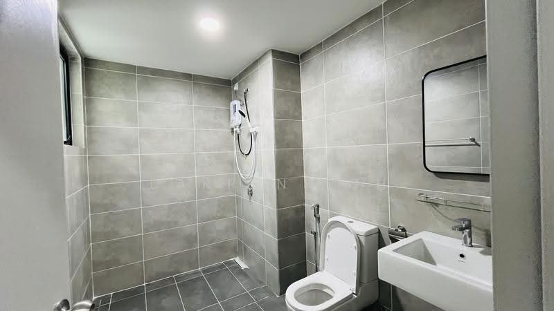 Service Residence for Rent at Serviced Residence @ The Louvre @ Country Heights - Darren Toh - Bathroom - PropertyGuru.com.my