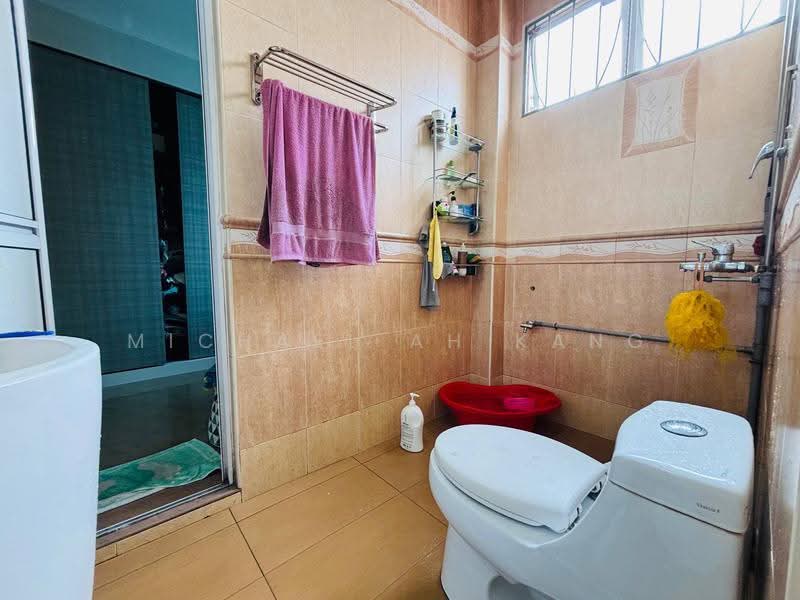 Rumah Teres 2-Tingkat untuk Dijual di Taman Sutera Utama (Skudai) - Michael Ah Kang - Bathroom - PropertyGuru.com.my