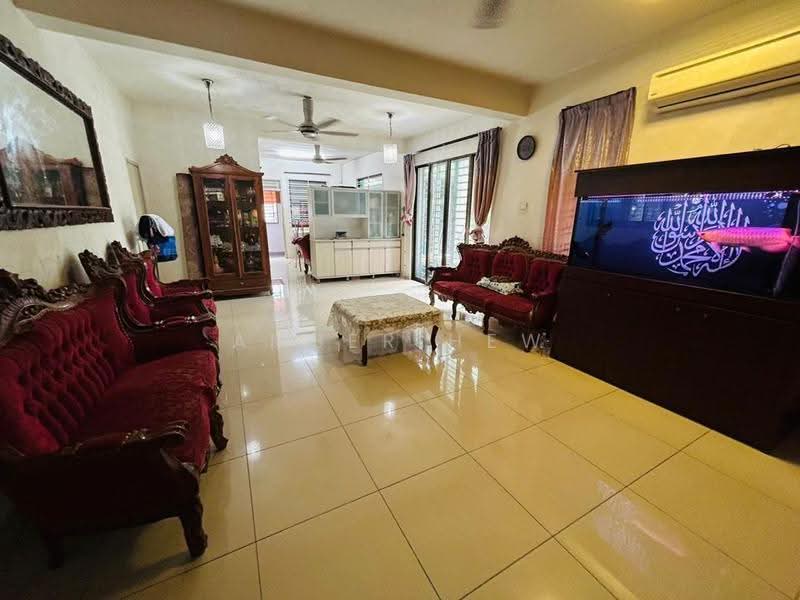 2-storey Terraced House for Sale in Bandar Tiram (Ulu Tiram) - Amber Hew - Living Room - PropertyGuru.com.my