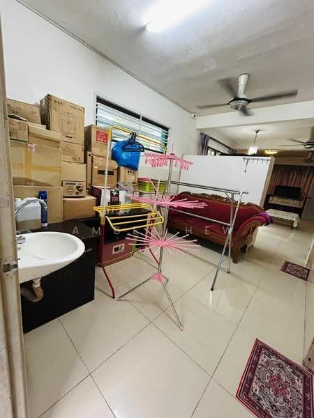 2-storey Terraced House for Sale in Bandar Tiram (Ulu Tiram) - Amber Hew - Living Room - PropertyGuru.com.my