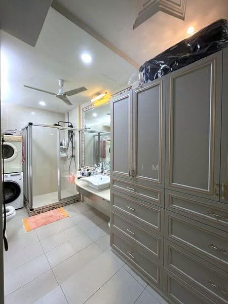 Condominium for Sale at Indah Samudra Condominium - Karl Lim - Bathroom - PropertyGuru.com.my