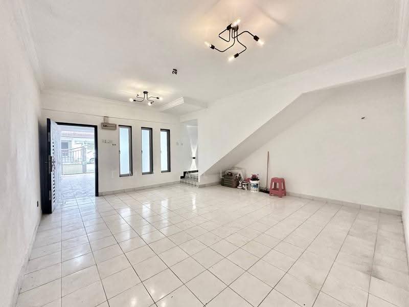 Rumah Teres 2-Tingkat untuk Dijual di Seri Kembangan (Selangor) - EMA ALLANG - Living Room - PropertyGuru.com.my