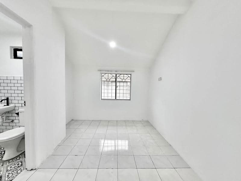 Rumah Teres 2-Tingkat untuk Dijual di Seri Kembangan (Selangor) - EMA ALLANG - Bathroom - PropertyGuru.com.my
