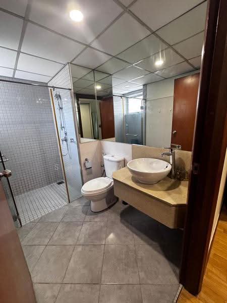 Kediaman Servis untuk Disewa di Kiara Designer Suites - Sri Nanda - Bathroom - PropertyGuru.com.my