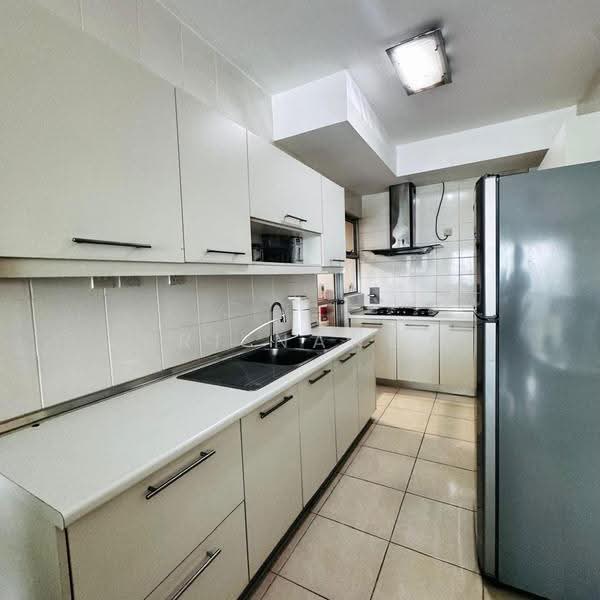 Kediaman Servis untuk Disewa di Kiara Designer Suites - Sri Nanda - Kitchen - PropertyGuru.com.my