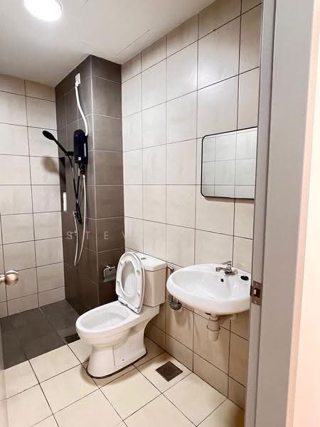 Service Residence for Sale at MIRA at Shorea Park - Steve Tham - Bathroom - PropertyGuru.com.my