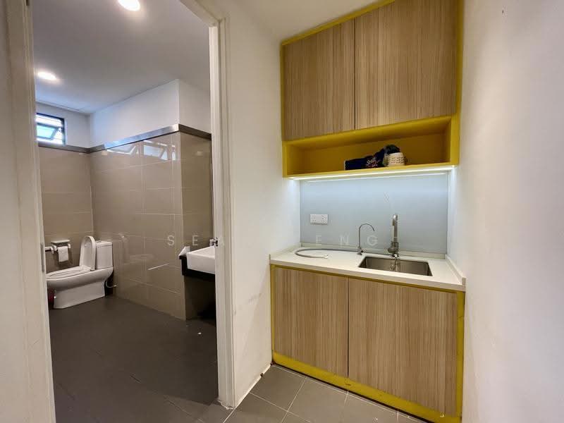 Kedai / Pejabat untuk Dijual di Seksyen U1 (Glenmarie) - Sean Seng - Bathroom - PropertyGuru.com.my