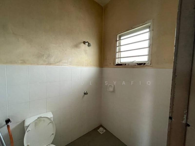 Rumah Teres 2-Tingkat untuk Dijual di Bandar Seri Coalfields (Sungai Buloh) - Khairul Syafiq - Bathroom - PropertyGuru.com.my