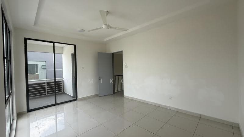 Rumah Berkembar untuk Dijual di Bandar Mahkota Cheras (Cheras) - Yumiko Kew - Balcony - PropertyGuru.com.my