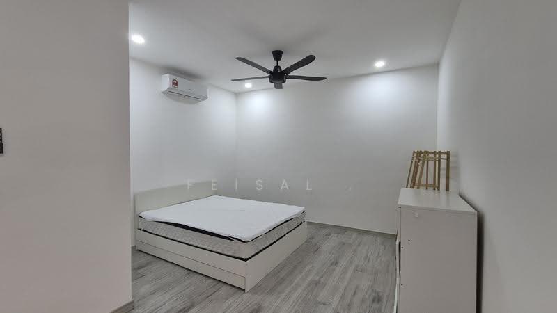 Rumah Berkembar untuk Dijual di Taman Desa (Kuala Lumpur) - Feisal . - Bedroom - PropertyGuru.com.my