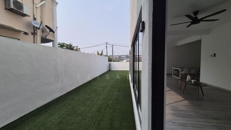 Rumah Berkembar untuk Dijual di Taman Desa (Kuala Lumpur) - Feisal . - Living Room - PropertyGuru.com.my