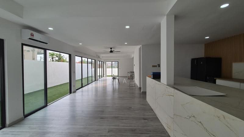 Rumah Berkembar untuk Dijual di Taman Desa (Kuala Lumpur) - Feisal . - Living Room - PropertyGuru.com.my