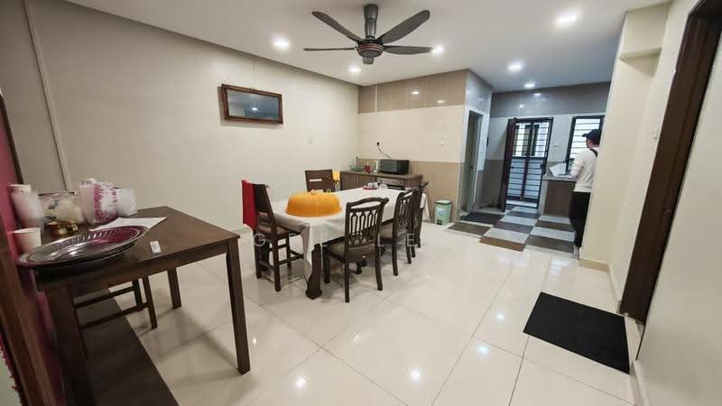 Rumah Berkembar untuk Dijual di Kipark Sri Utara (Batu) - GEE Lee - Dining Room - PropertyGuru.com.my