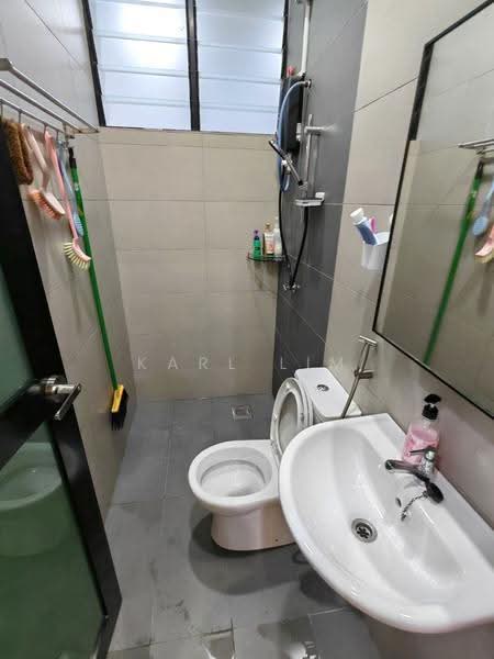 2-storey Terraced House for Sale in Bandar Seri Alam (Masai) - Karl Lim - Bathroom - PropertyGuru.com.my