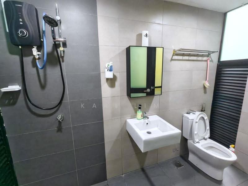 2-storey Terraced House for Sale in Bandar Seri Alam (Masai) - Karl Lim - Bathroom - PropertyGuru.com.my