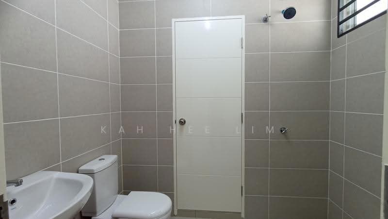 2-storey Terraced House for Rent in Seremban (Negeri Sembilan) - Kah Hee Lim - Bathroom - PropertyGuru.com.my