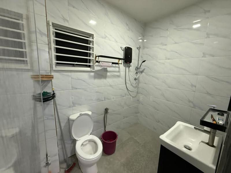 2-storey Terraced House for Sale in Bandar Country Homes (Rawang) - David Lee - Bathroom - PropertyGuru.com.my