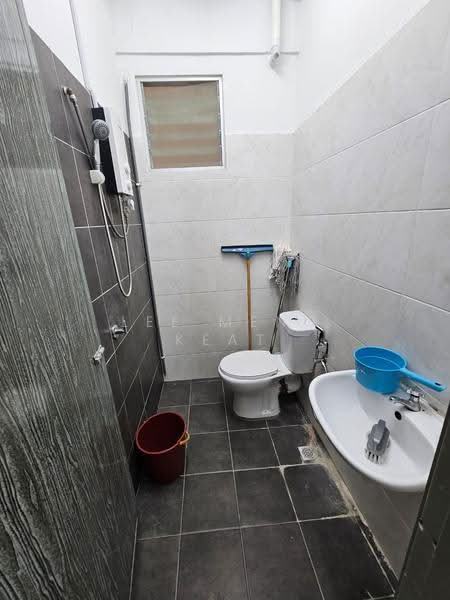 Pangsapuri untuk Disewa di The Rise Collection 3 - Lee Meng Keat - Bathroom - PropertyGuru.com.my