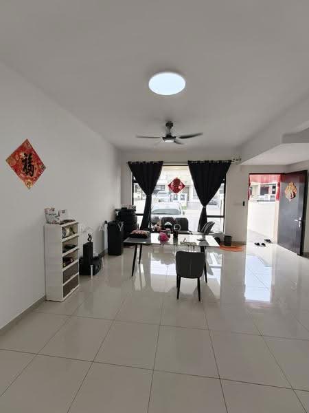 2-storey Terraced House for Rent in Taman Damansara Aliff (Tampoi) - Ray Wong - Living Room - PropertyGuru.com.my