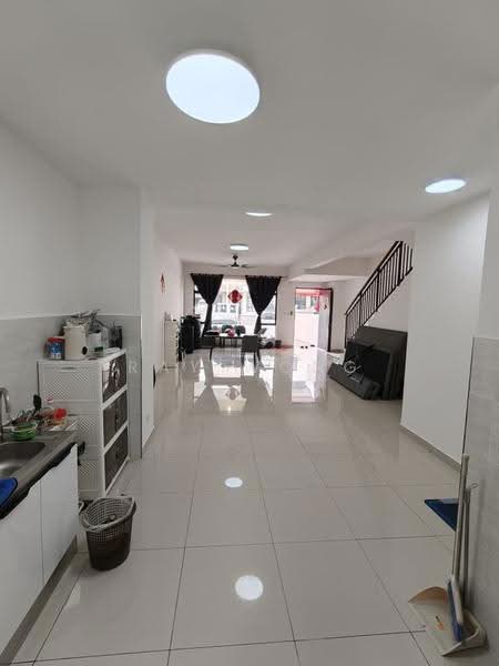 2-storey Terraced House for Rent in Taman Damansara Aliff (Tampoi) - Ray Wong - Living Room - PropertyGuru.com.my