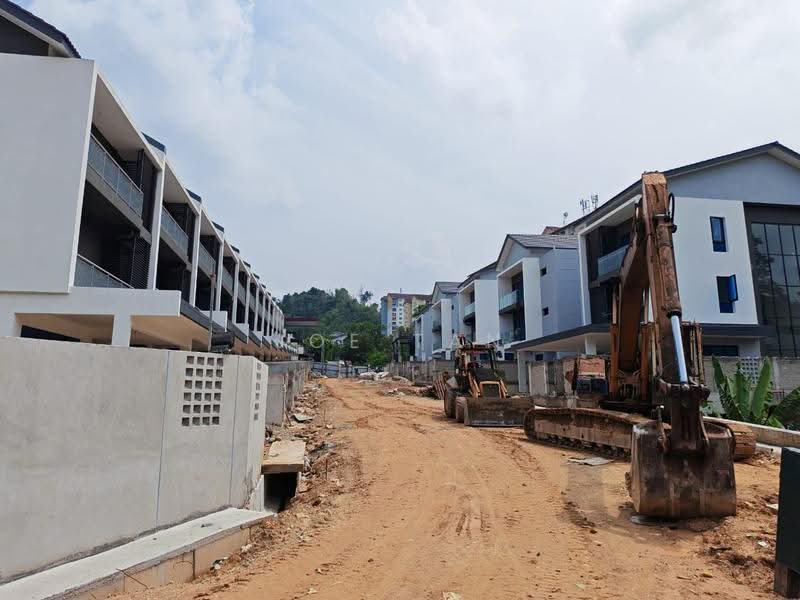 2.5-storey Terraced House for Sale in Taman Selayang Permata (Batu Caves) - Joe Tan - Exterior - PropertyGuru.com.my