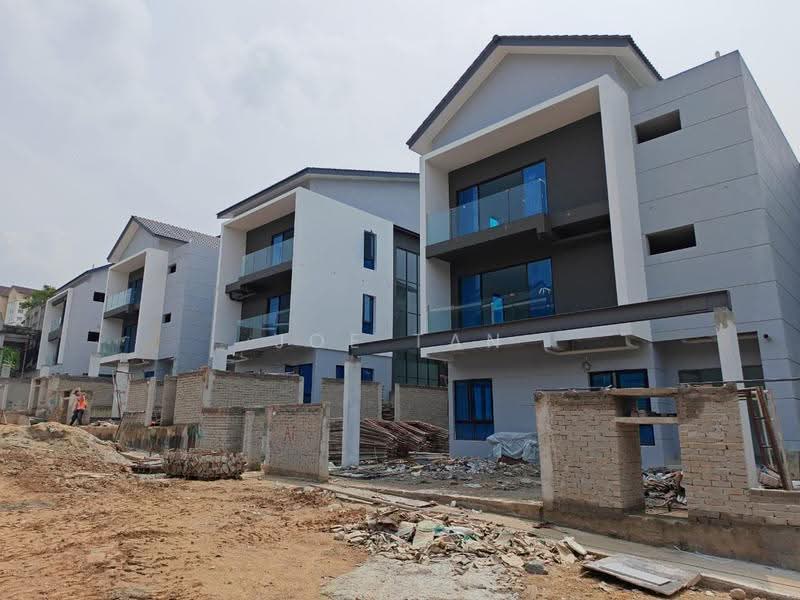 2.5-storey Terraced House for Sale in Taman Selayang Permata (Batu Caves) - Joe Tan - Exterior - PropertyGuru.com.my