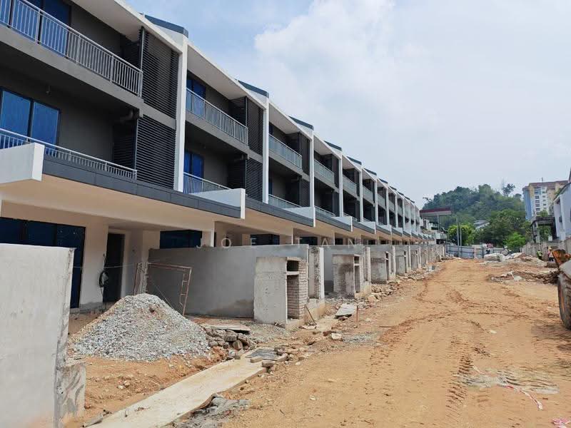 2.5-storey Terraced House for Sale in Taman Selayang Permata (Batu Caves) - Joe Tan - Exterior - PropertyGuru.com.my
