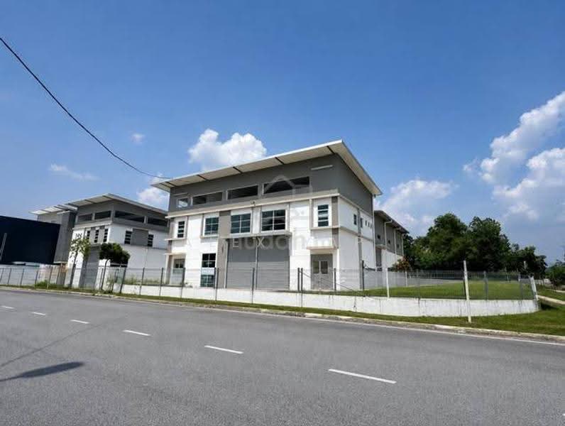 Commercial Semi-D for Sale in Seri Kembangan (Selangor) - Alex Yap - Exterior - PropertyGuru.com.my