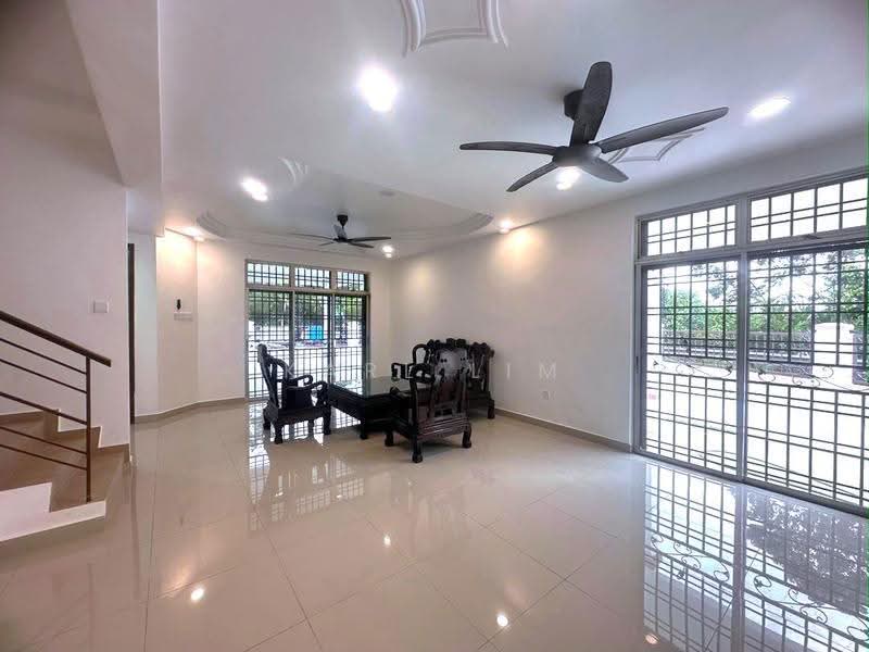 Rumah Teres 2-Tingkat untuk Dijual di Taman Nusa Bestari Jaya (Iskandar Puteri (Nusajaya)) - Karl Lim - Living Room - PropertyGuru.com.my