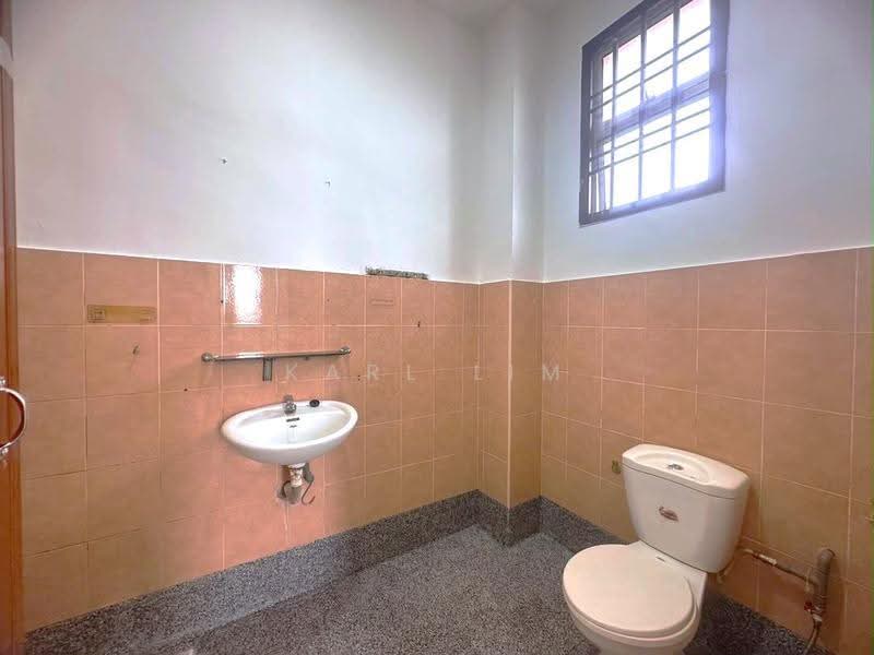 Rumah Teres 2-Tingkat untuk Dijual di Taman Nusa Bestari Jaya (Iskandar Puteri (Nusajaya)) - Karl Lim - Bathroom - PropertyGuru.com.my