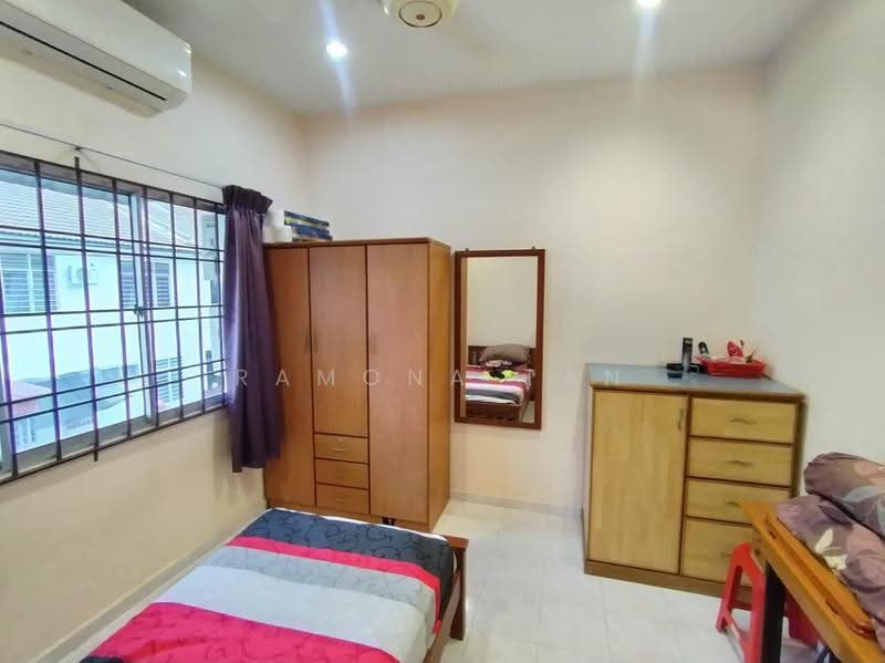 Rumah Teres 2-Tingkat untuk Dijual di Taman Bertam Perdana (Bertam) - Ramona Tan - Bedroom - PropertyGuru.com.my