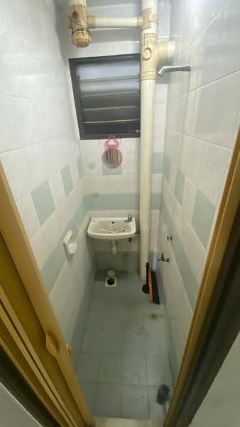 Apartment for Sale at Flat PKNS Section 7 - NIK AZWAN - Bathroom - PropertyGuru.com.my