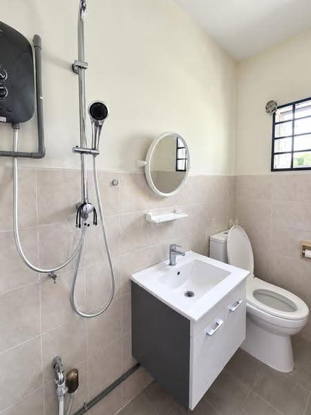 2-storey Terraced House for Sale in Taman Megah (Pontian) - Abd Hakeem Abd Jalil - Bathroom - PropertyGuru.com.my