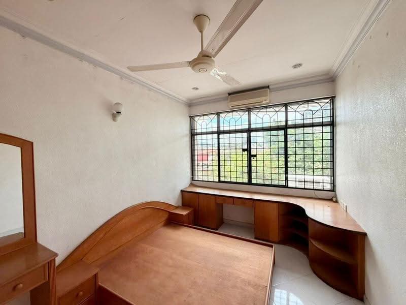 2-storey Terraced House for Sale in Sungai Nibong (Bayan Lepas) - Ronald Kee - Bedroom - PropertyGuru.com.my