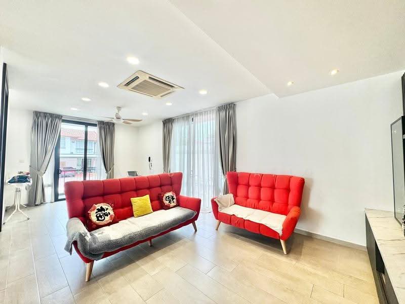 Rumah Banglo untuk Dijual di Sierramas (Sungai Buloh) - Khairul Syafiq - Living Room - PropertyGuru.com.my