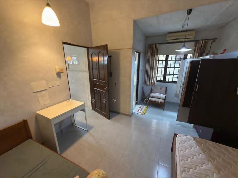 Rumah Berkembar untuk Dijual di Taman Sentosa (Johor Bahru) - Herry Goh - Bedroom - PropertyGuru.com.my