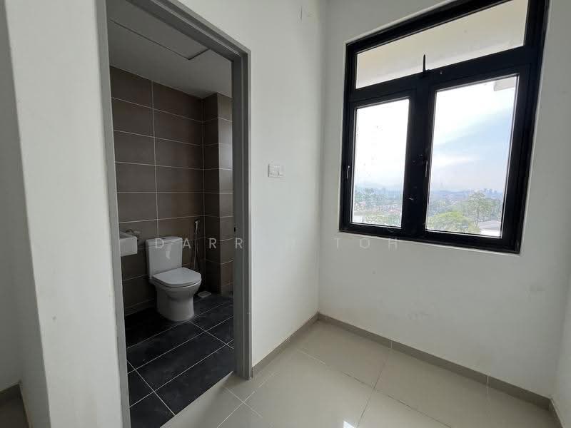 Kediaman Servis untuk Dijual di Serviced Residence @ The Louvre @ Country Heights - Darren Toh - Bathroom - PropertyGuru.com.my